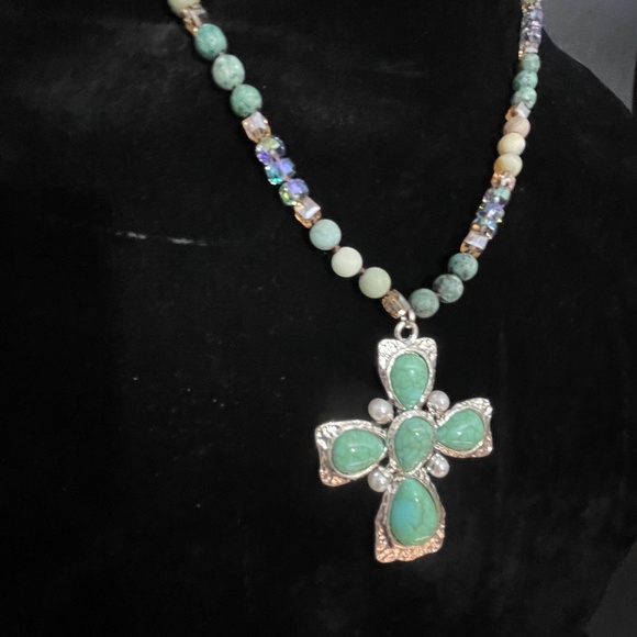 TURQUOISE CROSS, CRYSTAL AND NATURAL STONE CROSS STONE BEADED - Picture 5 of 6